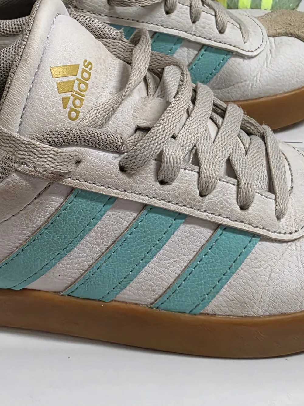 Adidas Kids White, Teal & Gum Casual Sneakers